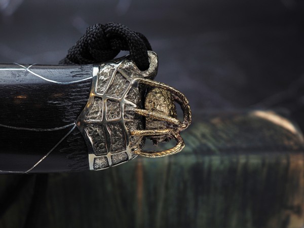 Нож Хищник, клинок из стали Bohler S390, рукоять художественное литье мельхиор, морёный граб, инкрустация серебром, формованные ножны-итальянская кожа растительного дубления