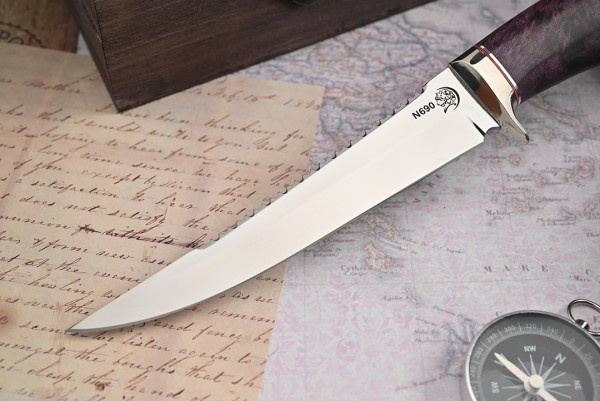 Нож Рыбак, клинок из стали Bohler N690, рукоять художественное литье мельхиор, стабилизированная карельская береза