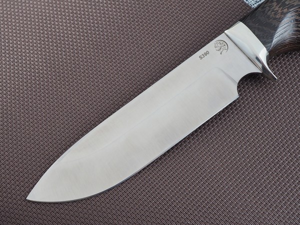 Нож Ворон, клинок из стали Bohler S390, рукоять литье мельхиор, дерево венге, под пальцы