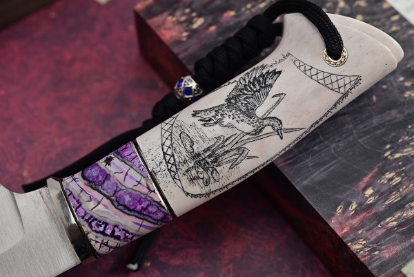 Нож Егерь, клинок из стали Bohler S390, рукоять элфорин, скримшоу, вставка стабилизированный зуб мамонта, формованные ножны-итальянская кожа растительного дубления