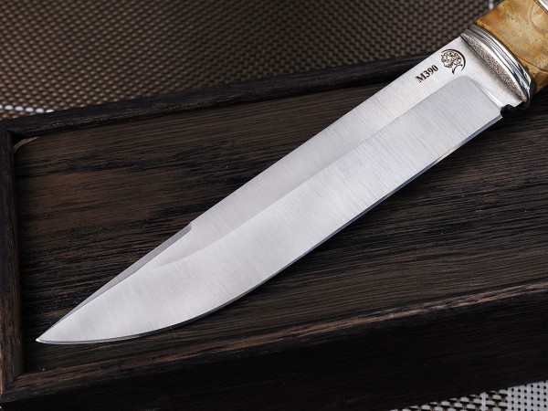 Нож Волк, клинок из стали Bohler М390, рукоять стабилизированная карельская береза, стабилизированный бивень мамонта, айронвуд