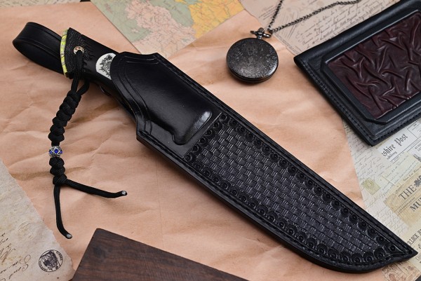 Авторский Нож Медведь, клинок из стали Bohler S390, притин мокумэ-ганэ, рукоять морёный граб резной, скримшоу, вставки стабилизированный зуб мамонта, формованные ножны-итальянская кожа растительного дубления