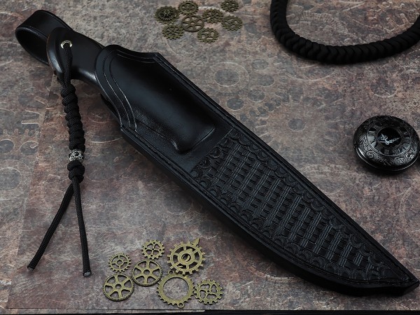 Нож Рысь, клинок из стали Bohler ELMAX, рукоять морёный граб c резьбой ручной работы, вставки аризонское железное дерево айронвуд, вставка стабилизированный зуб мамонта, мозаичные пины, формованные ножны-итальянская кожа растительного дубления