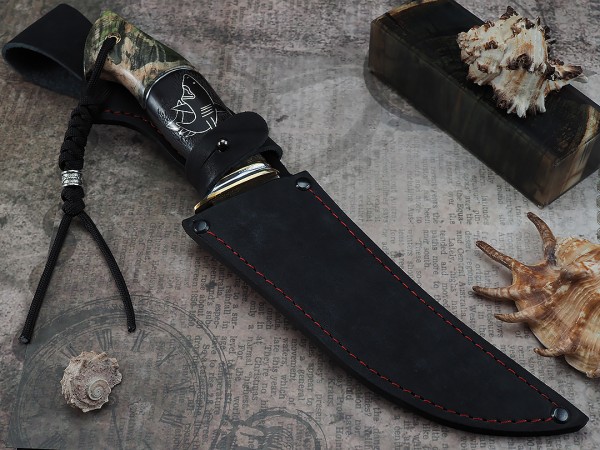 Нож Акула, клинок из тигельного булата, рукоять мореный граб резной, инкрустация, вставки стабилизированная карельская береза