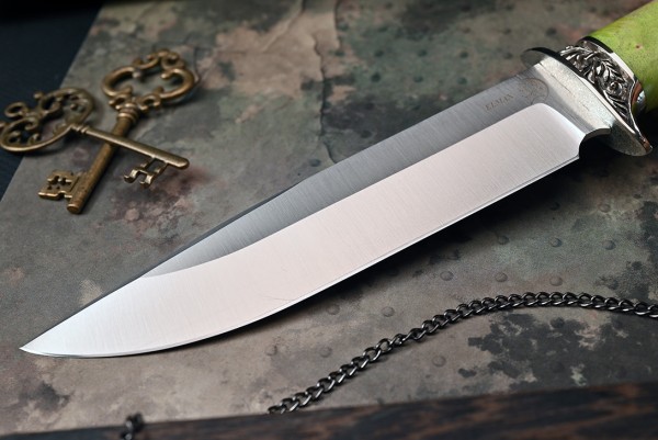 Нож Беркут, клинок из стали Bohler ELMAX, рукоять художественное литье мельхиор, стабилизированная карельская береза