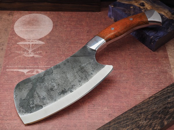 Тяпка №1, цельнометаллическая, клинок выполнен из кованной стали Х12МФ, накладки стабилизированная карельская береза, дюраль