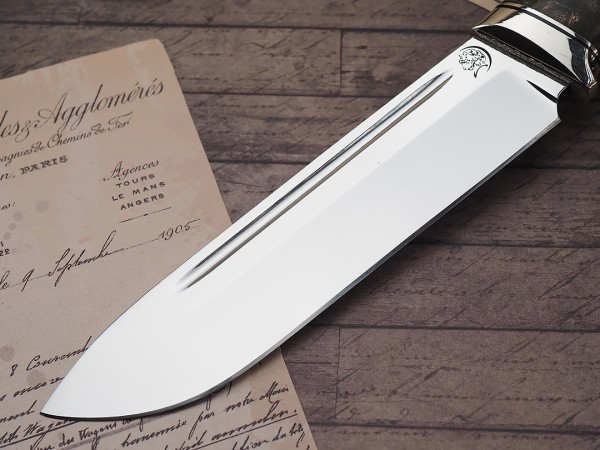 Нож Вепрь, клинок из стали Bohler К340, рукоять морёный граб с инкрустацией, вставки стабилизированный кап клена